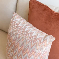 Cojines Y Fundas Decorativas>Cojín decorativo VEXUS salmón y beige 40x50cm