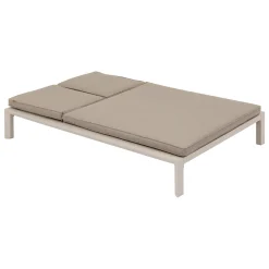 hespéride Tumbonas><noscript><img width=